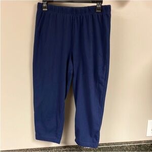 3/$15 ❤️ 2/22  Navy blue Capri pull on pants xl